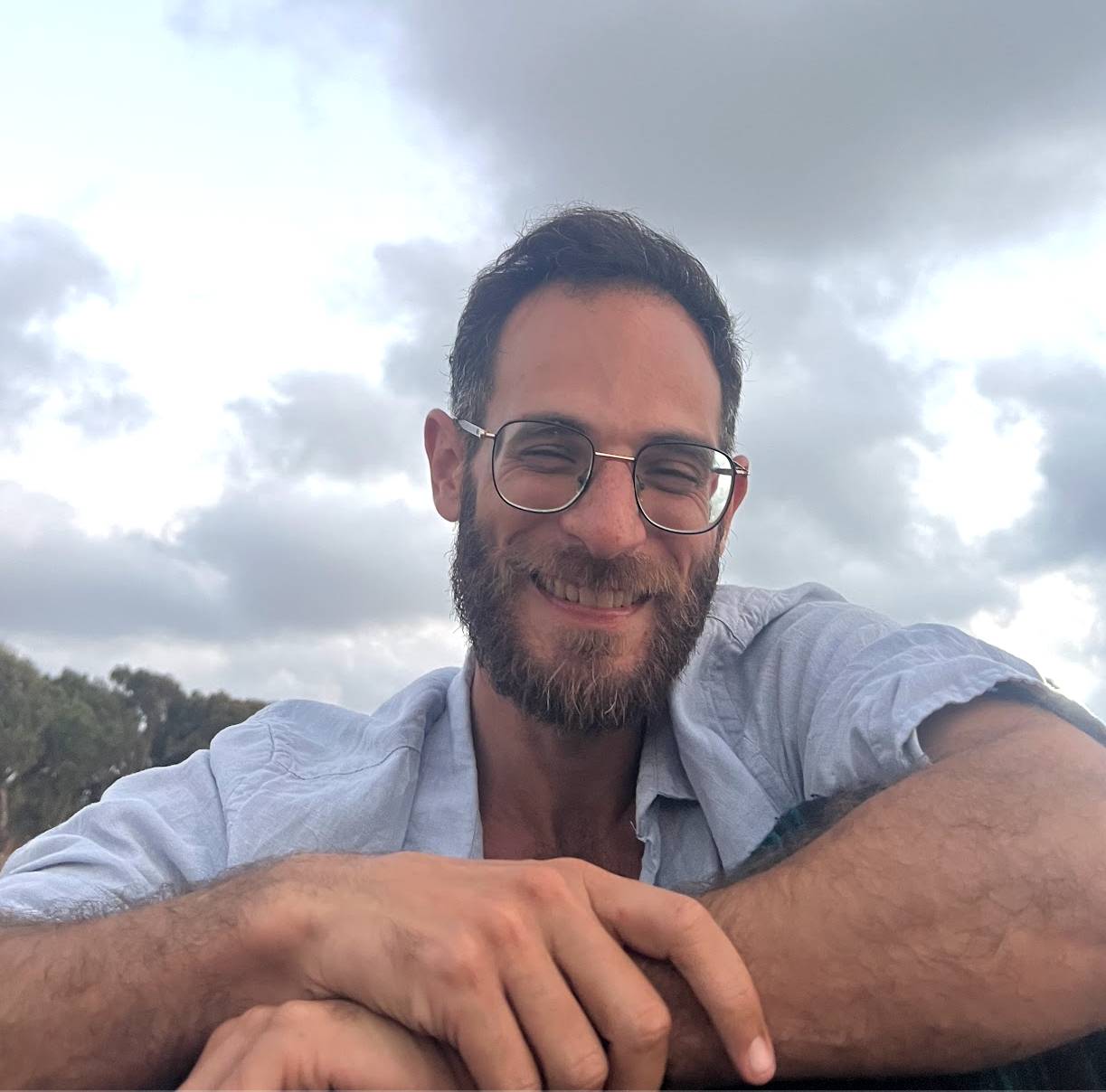 עדיאל כהן בחוף הים